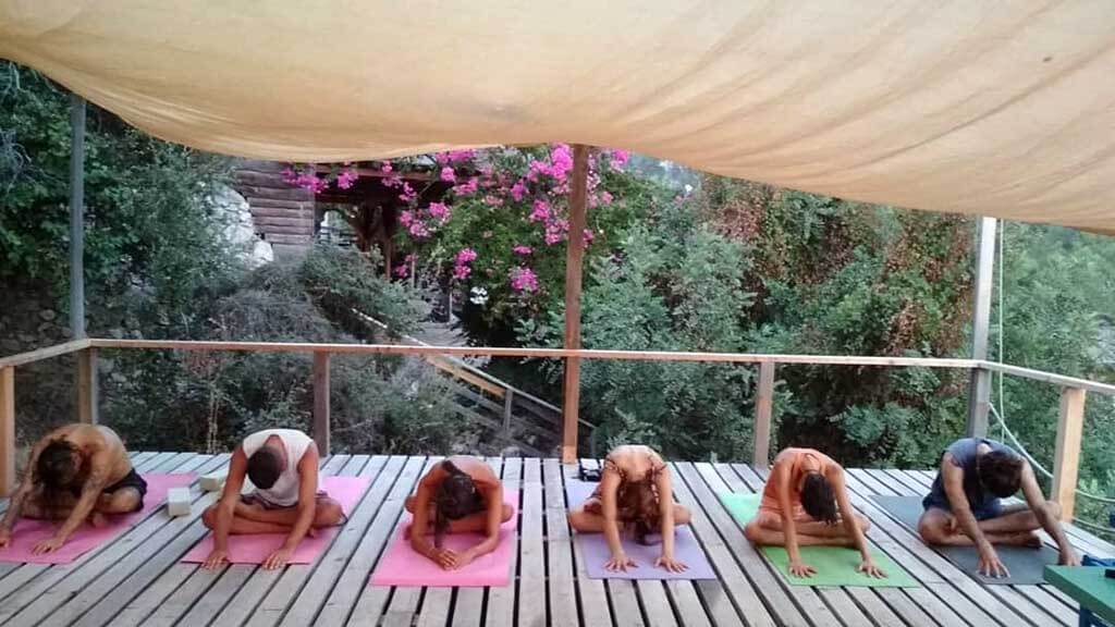 Yoga in Kabak