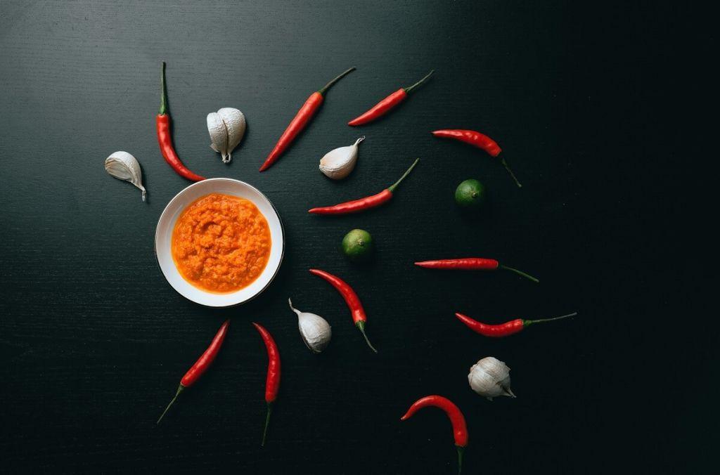 Chili peppers and garlic for Kebab Shop Chilli Sauce